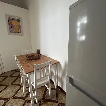 Manzoni شقة